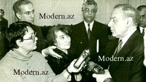 Bir şəklin tarixçəsi: Heydər Əliyevin qələbəsi, Surət Hüseynovun həbsi...