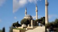 Şəhidlər məscidinin qapısından qıfıl nə vaxt götürüləcək?