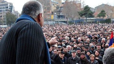 Ermənistanda kütləvi mitinqlərə çağırış - inqilab başlayır