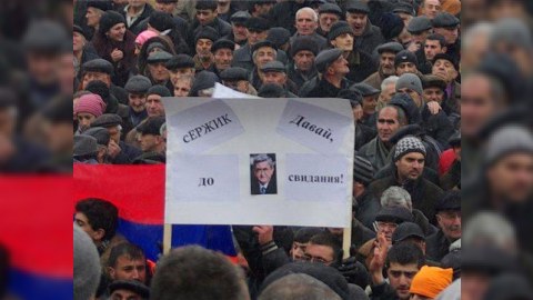 İrəvandakı mitinqdə Sərkisyana "Davay, do svidaniya!" deyildi