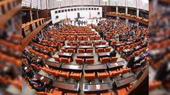 Türkiyə parlamentində Xocalı soyqırımı - MHP və CHP “hə” dedi, AKP isə “yox”
