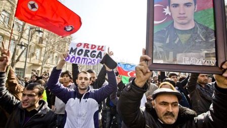 6 təşkilatın ofisində aksiyada cərimələnənlər üçün ianə yığılır