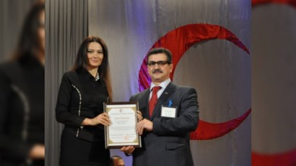 Qızıl Aypara Cəmiyyəti Qənirə Paşayevanı təltif edib