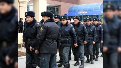 Əsgər və polis: Azərbaycan vətəndaşı onlardan hansını özünə yaxın sayır? 