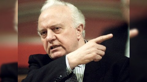 Şevardnadzedən Saakaşviliyə məsləhət: “Bəsdir ölkəni alt-üst etdin, bəlkə gedəsən”