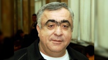 Erməni prezidentin qardaşını döyüb xəstəxanalıq etdilər