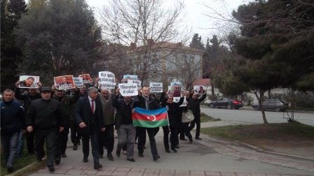 Müxalifət Bakıda flaş-mob keçirdi - FOTOLAR