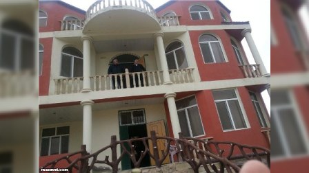 “El” hərəkatı yeni ofisinə polisin basqın etdiyini bildirir