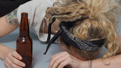 Azərbaycanda içki düşkünü olan əyyaş qadınların sayı açıqlanıb - SOS