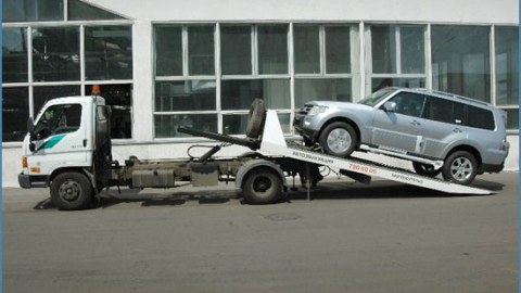 Yol polisi Bakıda hər gün neçə maşını evakuasiya edir?