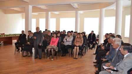 Pirallahı rayonunun icra başçısı sakinlərə vəd verib - FOTO