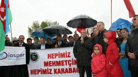 Serj Sərkisyanın maketi yandırıldı - FOTOLAR