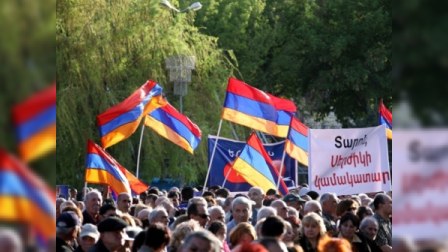 Ermənistanda müxalifət kütləvi etiraz askiyasına başladı - FOTO