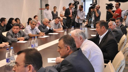 Stajlı jurnalistlər türk mediasının “1=2” təcrübəsini bəyənir – SORĞU