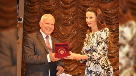 Qənirə Paşayevaya Şimali Kiprdə mükafat verildi