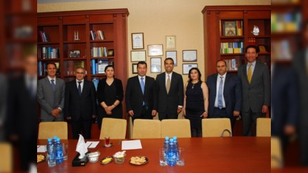 Corc Buşun nəvəsi Azərbaycan Dillər Universitetinə gəldi - FOTO