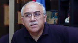 İsa Qəmbər xaricə gedir