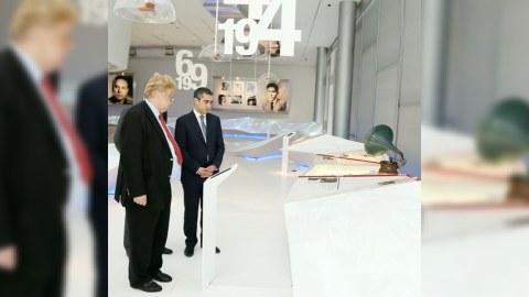 Avropa Parlamentinin komitə sədri Heydər Əliyev Mərkəzində olub - FOTO