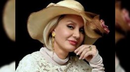 Ququş “Milyon alıx roz”u fars dilində oxudu - VİDEO 