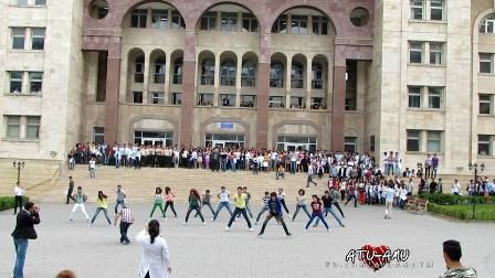 Tibb Universiteti tələbələrindən imtahanqabağı aksiya - FOTO