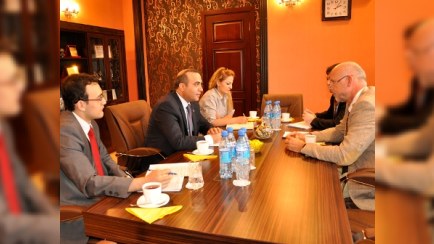 Azay Quliyev almaniyalı qonağı qəbul edib