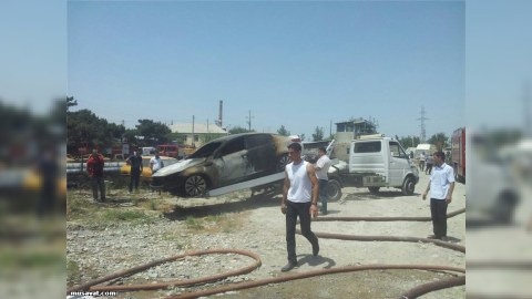 Bakıda cərimə meydançasında 40-dan çox maşın yandı - FOTOLAR