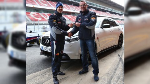 Sebastian Vettel şəxsi  İnfiniti - fx Vettel Edition-na qovuşub 