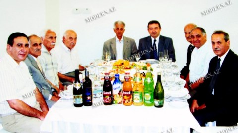 Bir şəklin tarixçəsi: Misir Mərdanovun jurnalistlərə sonuncu qonaqlığı...