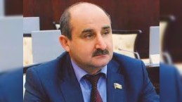 Çingiz Qənizadə yeni vəzifəyə seçildi, nazir müavinindən xüsusi vəsiqə aldı