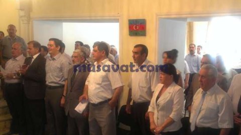 Milli Şuranın “gizli” iclası başa çatdı – FOTOLAR