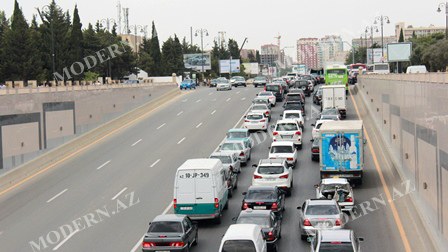 Paytaxtda dəhşətli tıxac - FOTOLAR