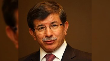 Əhməd Davudoğlu Bakıya gəldi