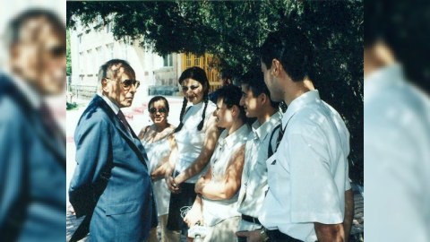 Bir şəklin tarixçəsi: Heydər Əliyev, hörüklü Qənirə Paşayeva və isti Naxçıvan...