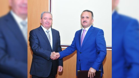 Nazir Mətbuat Xidmətinin rəhbərini “Fəxri fərman”la təltif etdi