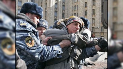 Rus OMON-u azərbaycanlıların bazarına hücum edib: 200 nəfər saxlanılıb – OLAY
