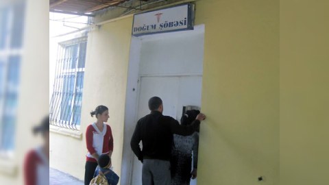 Sabunçu xəstəxanasında özbaşınalıq: hamilə qadın Modern.az-dan kömək istədi
