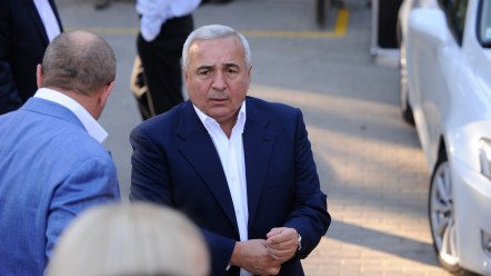Gizli milyonçunun oğlu, bir ayağı daim Bakıda, o biri Moskvada olan azərbaycanlı milyarder – Portret
