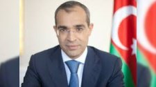 Nazir 700 bal toplayan tələbələrlə görüşdü