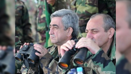 Ermənistanda toqquşan klanlar: ölkə hərbi xuntanın quluna çevrilib