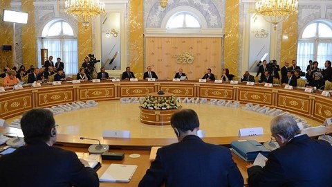 Dünya liderləri toplandı - Obama Putinə qarşı