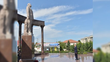 İlham Əliyev Şəmkirdə sakinlərlə görüşüb - FOTO
