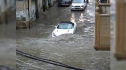 Meriya Bakının yağışdan sonrakı vəziyyətinə özünəməxsus “don geyindirdi”