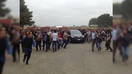 Cəmil Həsənlinin mitinqində qarşıdurma - FOTO