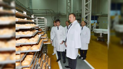  İlham Əliyev Bakıda yeni çörək zavodunun açılışında iştirak edib