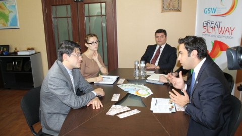 Fuad Muradov Pan Gi Munun xüsusi nümayəndəsi ilə görüşüb 