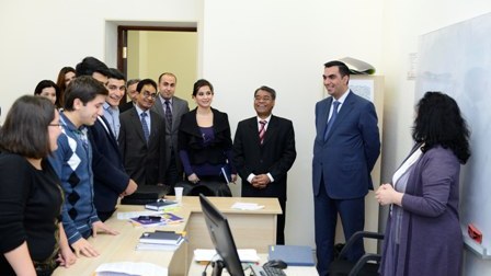 Hindistan səfiri Bakı Ali Neft Məktəbinin qonağı oldu
