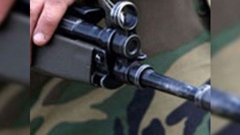 Hərbi hissədən qaçan silahlı əsgər yaralı vəziyyətdə tapılıb 