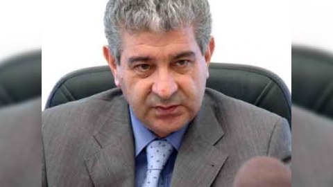 Əli Əhmədovun adı deputatların rəsmi siyahısından çıxarıldı
