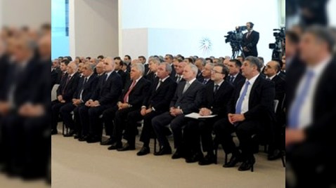 Nazirlərin müavinləri - kimi yeni rəhbərini gözləyir, kimi də işdən çıxarılmağını…