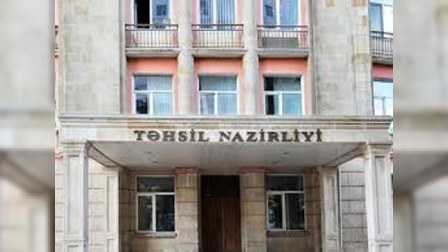 Təhsil Nazirliyi: “Ali məktəblərdə satılan dərsliyə nəzarət etmirik”